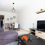 #118 2br Nearby Apartamento