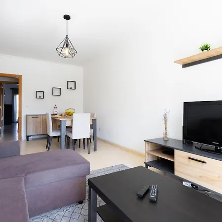 Apartment #118 2br Nearby *