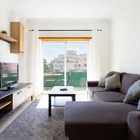 #118 2br Nearby *