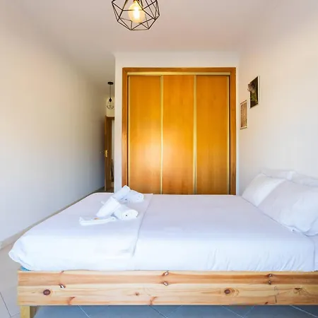 #118 2br Nearby * Armacao de Pera
